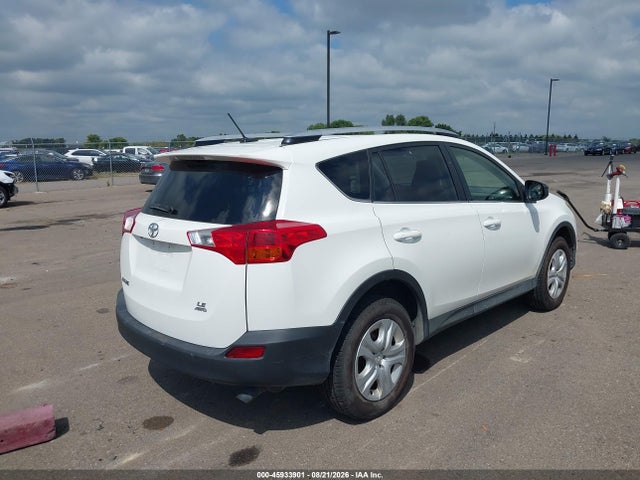Toyota RAV4 LE 2015 JTMBFREV5FD111497 Image 4