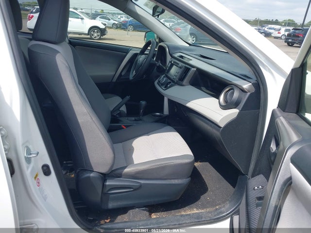 Toyota RAV4 LE 2015 JTMBFREV5FD111497 Image 5