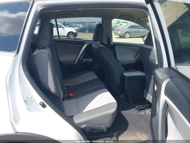 Toyota RAV4 LE 2015 JTMBFREV5FD111497 Image 8