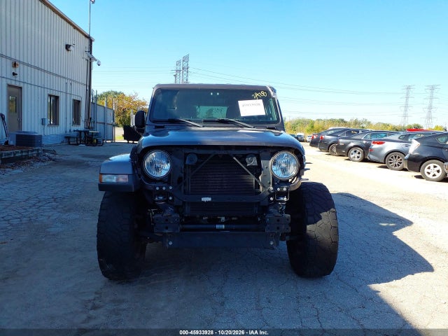 2018 Jeep Wrangler Unlimited Sahara 4x4 მანქანა იყიდება აუქციონზე, vin: 1C4HJXEG3JW111364, აუქციონის ნომერი: 45933928