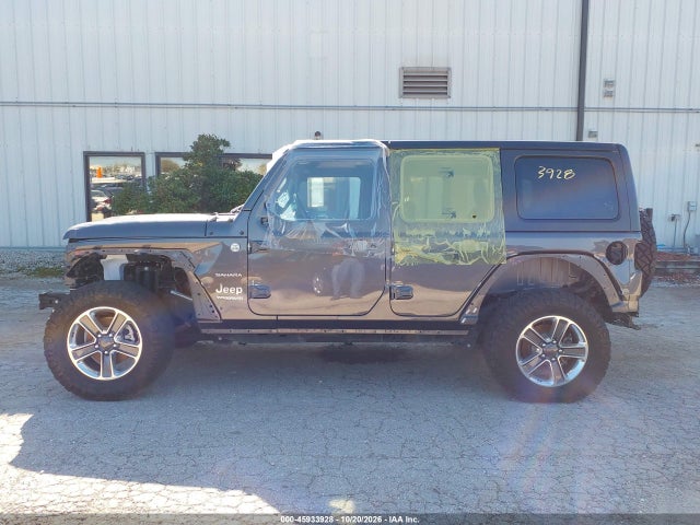 2018 Jeep Wrangler Unlimited Sahara 4x4 მანქანა იყიდება აუქციონზე, vin: 1C4HJXEG3JW111364, აუქციონის ნომერი: 45933928