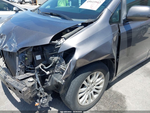 45933942 :رقم المزاد ، 5TDYK3DC6FS644837 vin ، 2015 Toyota Sienna Xle 8 Passenger مزاد بيع