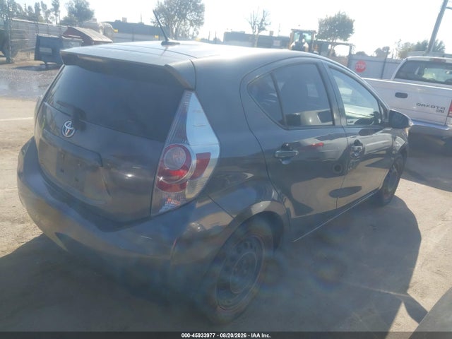 Toyota Prius C Three 2014 JTDKDTB32E1565339 Image 13