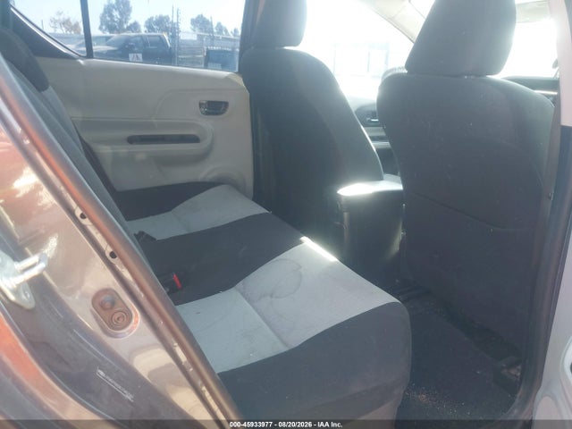 Toyota Prius C Three 2014 JTDKDTB32E1565339 Image 8