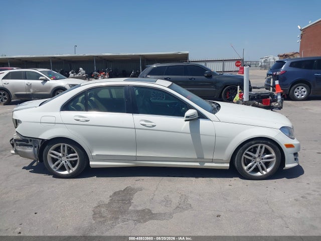 Продажа на аукционе авто 2012 Mercedes-benz C 300 Sport 4matic, vin: WDDGF8BB2CF861083, номер лота: 45933980