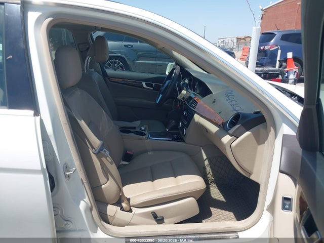 Продажа на аукционе авто 2012 Mercedes-benz C 300 Sport 4matic, vin: WDDGF8BB2CF861083, номер лота: 45933980