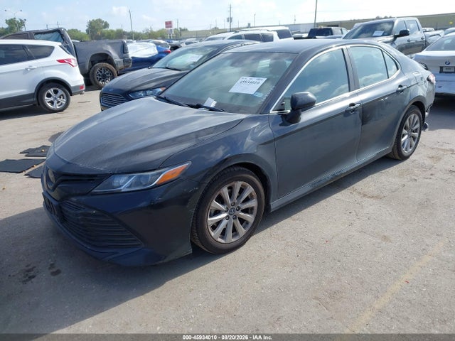 2018 Toyota Camry Le მანქანა იყიდება აუქციონზე, vin: 4T1B11HK7JU136097, აუქციონის ნომერი: 45934010