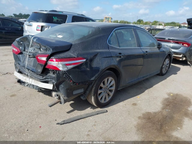 2018 Toyota Camry Le მანქანა იყიდება აუქციონზე, vin: 4T1B11HK7JU136097, აუქციონის ნომერი: 45934010