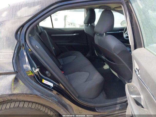 2018 Toyota Camry Le მანქანა იყიდება აუქციონზე, vin: 4T1B11HK7JU136097, აუქციონის ნომერი: 45934010