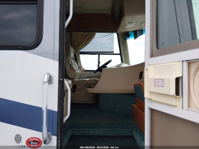 Aukcja sprzedaży 2003 Freightliner Chassis X Line Motor Home, vin: 4UZAAHBV03CL73742, numer aukcji: 45934028