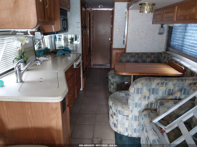 Aukcja sprzedaży 2003 Freightliner Chassis X Line Motor Home, vin: 4UZAAHBV03CL73742, numer aukcji: 45934028