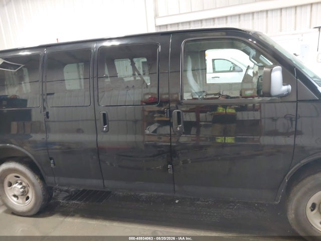 Chevrolet Express 2500 Ls 2017 1GNWGEFGXH1100367 Image 13