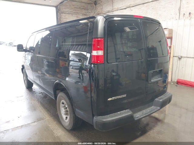 Chevrolet Express 2500 Ls 2017 1GNWGEFGXH1100367 Image 3