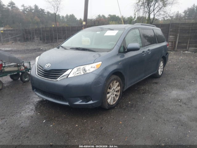 Toyota Sienna Le 7 Passenger 2014 5TDJK3DCXES079041 Image 2