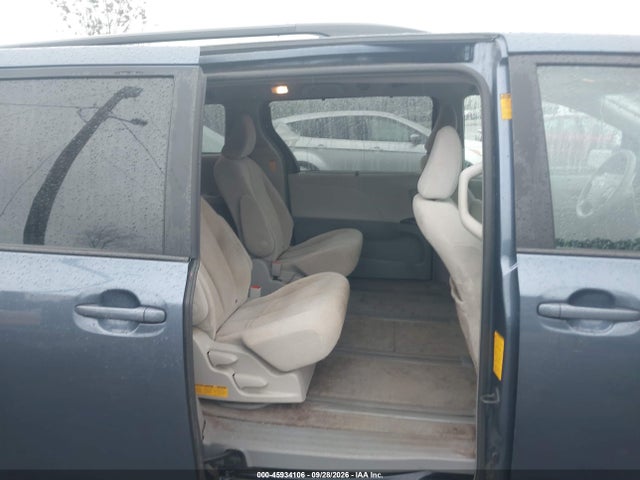 Toyota Sienna Le 7 Passenger 2014 5TDJK3DCXES079041 Image 8