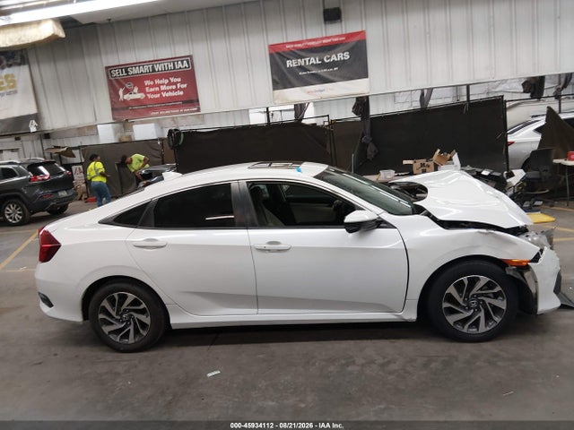 Продажа на аукционе авто 2017 Honda Civic Ex, vin: 19XFC2F80HE015935, номер лота: 45934112