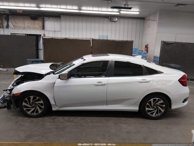 Продажа на аукционе авто 2017 Honda Civic Ex, vin: 19XFC2F80HE015935, номер лота: 45934112