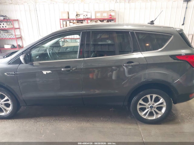 Ford ESCAPE SE 2019 1FMCU9GD0KUC12712 Image 14