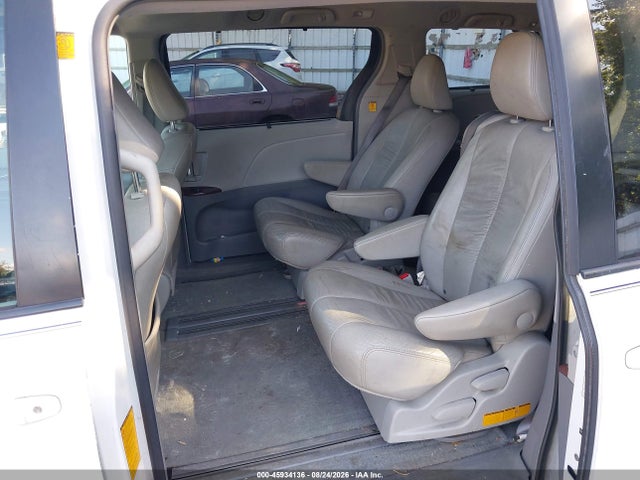 Продаж на аукціоні авто 2011 Toyota Sienna Xle V6, vin: 5TDYK3DC0BS146207, номер лоту: 45934136