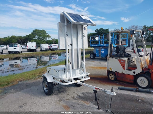 Продажа на аукционе авто 2015 Smart 850 Trailer, vin: 1R9BR0911FJ482079, номер лота: 45934157