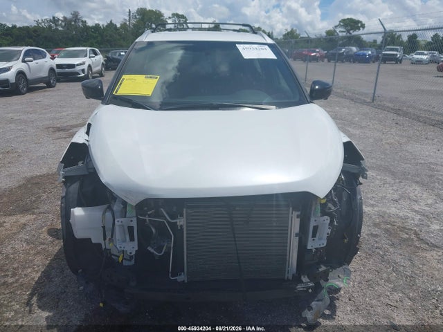 45934204 :رقم المزاد ، 3N1CP5CU7KL470586 vin ، 2019 Nissan Kicks Sr مزاد بيع