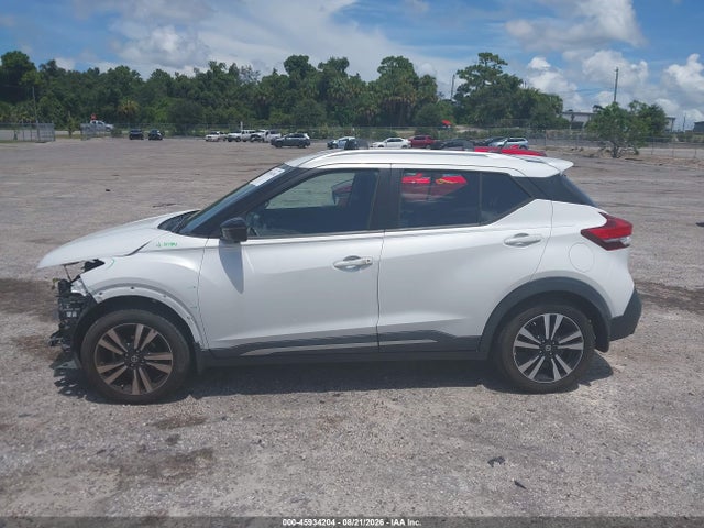 45934204 :رقم المزاد ، 3N1CP5CU7KL470586 vin ، 2019 Nissan Kicks Sr مزاد بيع