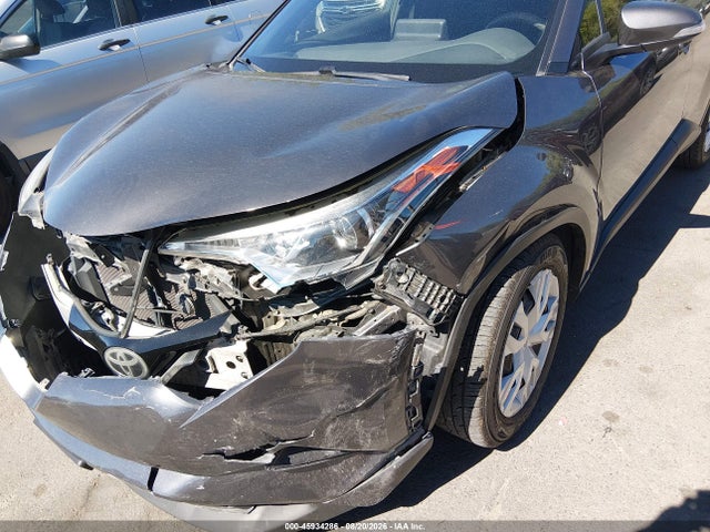 Toyota C-HR LE 2019 JTNKHMBX9K1013244 Image 17