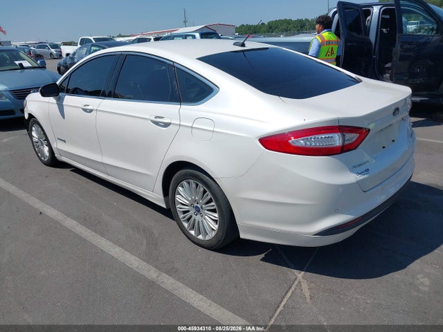 45934310 :رقم المزاد ، 3FA6P0LUXFR123338 vin ، 2015 Ford Fusion Hybrid Se مزاد بيع