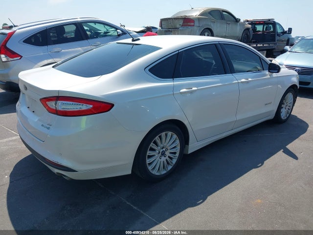 45934310 :رقم المزاد ، 3FA6P0LUXFR123338 vin ، 2015 Ford Fusion Hybrid Se مزاد بيع