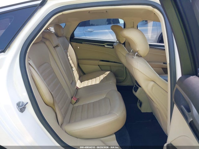 45934310 :رقم المزاد ، 3FA6P0LUXFR123338 vin ، 2015 Ford Fusion Hybrid Se مزاد بيع