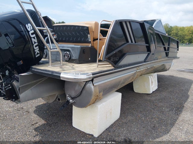 Продажа на аукционе авто 2024 Crest Iii Pontoon, vin: CSM00042G324, номер лота: 45934322