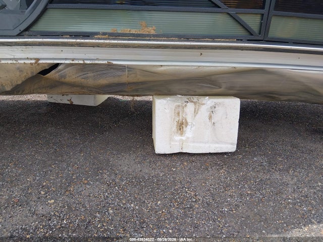 Продажа на аукционе авто 2024 Crest Iii Pontoon, vin: CSM00042G324, номер лота: 45934322