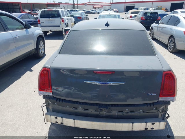 Chrysler 300 Touring L 2019 2C3CCAAG4KH547930 Image 16