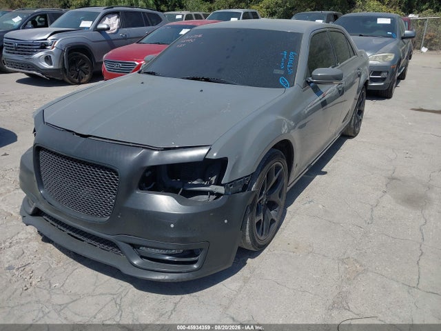 Chrysler 300 Touring L 2019 2C3CCAAG4KH547930 Image 2
