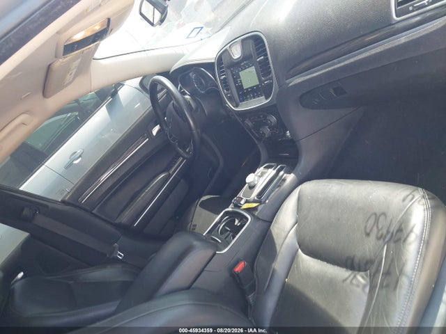 Chrysler 300 Touring L 2019 2C3CCAAG4KH547930 Image 5