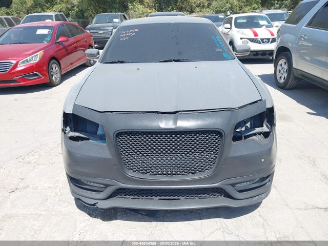 Chrysler 300 Touring L 2019 2C3CCAAG4KH547930 Image 6