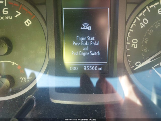 45934368 :رقم المزاد ، 5TFSZ5AN0HX104853 vin ، 2017 Toyota Tacoma Trd Off Road مزاد بيع