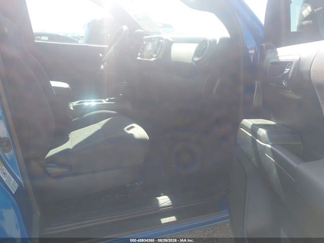 45934368 :رقم المزاد ، 5TFSZ5AN0HX104853 vin ، 2017 Toyota Tacoma Trd Off Road مزاد بيع
