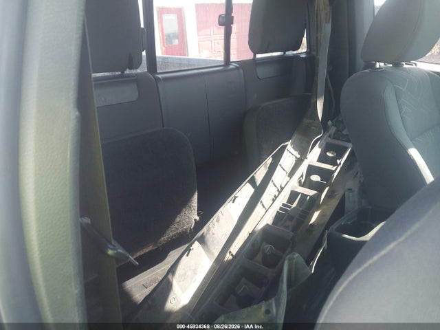 45934368 :رقم المزاد ، 5TFSZ5AN0HX104853 vin ، 2017 Toyota Tacoma Trd Off Road مزاد بيع