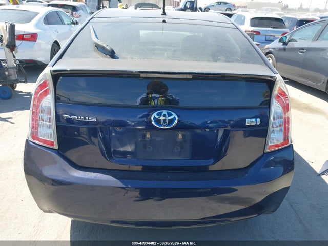 Toyota Prius Two 2015 JTDKN3DU5F0446890 Image 16