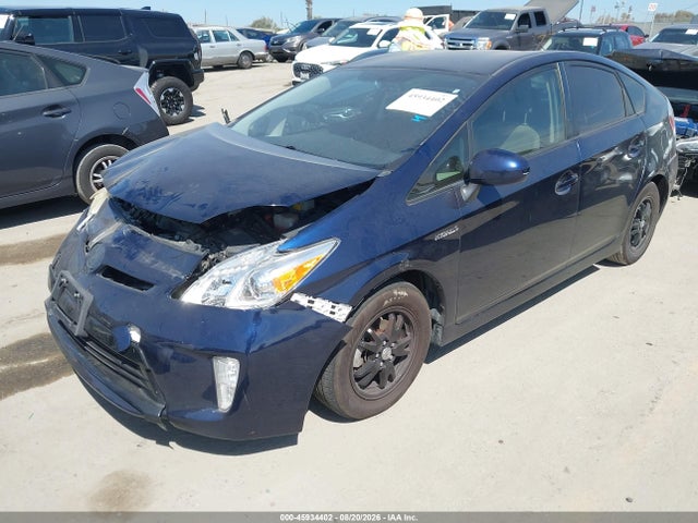 Toyota Prius Two 2015 JTDKN3DU5F0446890 Image 2