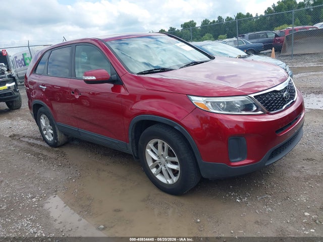 Продажа на аукционе авто 2015 Kia Sorento Lx, vin: 5XYKT3A60FG661180, номер лота: 45934440