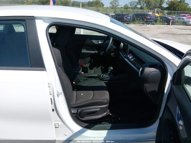 Продажа на аукционе авто 2024 Kia Forte Lxs, vin: 3KPF24AD9RE815850, номер лота: 45934454