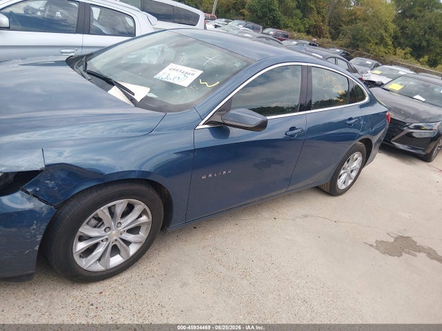 1G1ZD5ST4SF114883 Chevrolet Malibu Fwd 1lt