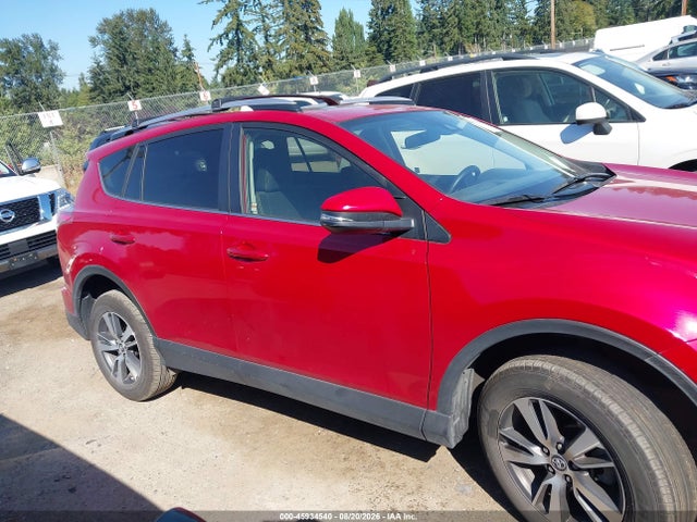 JTMRFREV3HJ123327 Toyota Rav4 Xle