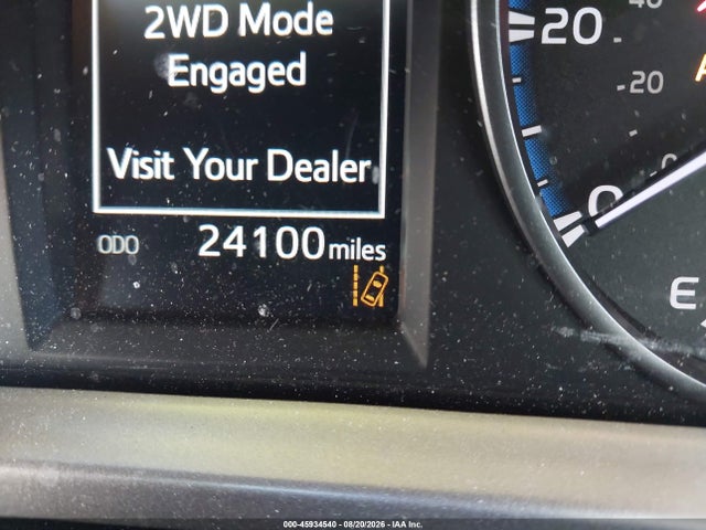 JTMRFREV3HJ123327 Toyota Rav4 Xle