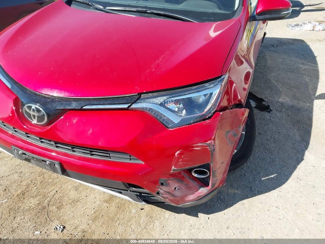 JTMRFREV3HJ123327 Toyota Rav4 Xle
