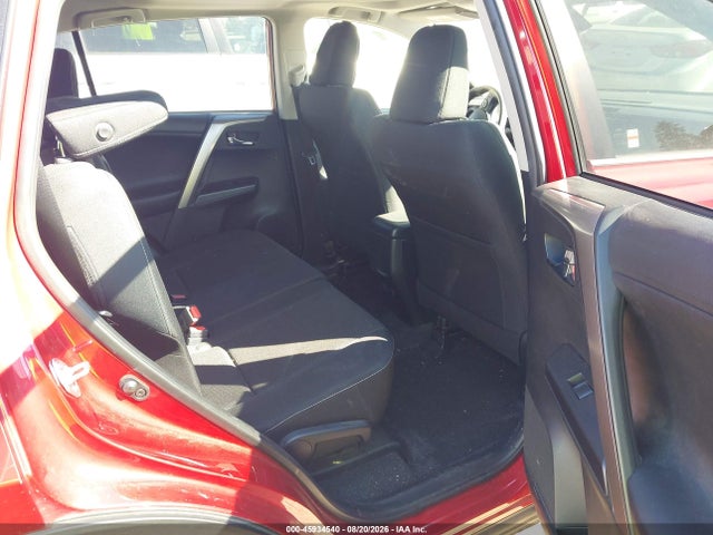 JTMRFREV3HJ123327 Toyota Rav4 Xle