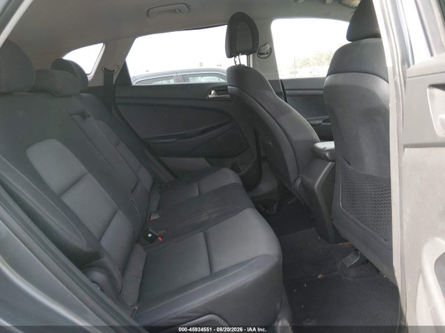 45934551 :رقم المزاد ، KM8J23A48JU791756 vin ، 2018 Hyundai Tucson Se مزاد بيع