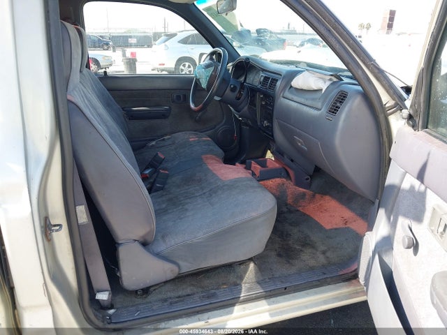 Продажа на аукционе авто 2000 Toyota Tacoma, vin: 5TENL42N5YZ700220, номер лота: 45934643